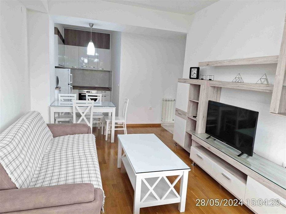 Дава се под наем Двустаен апартамент в Бургас, Възраждане - 56 кв.м за 219.3 € - Снимка #2