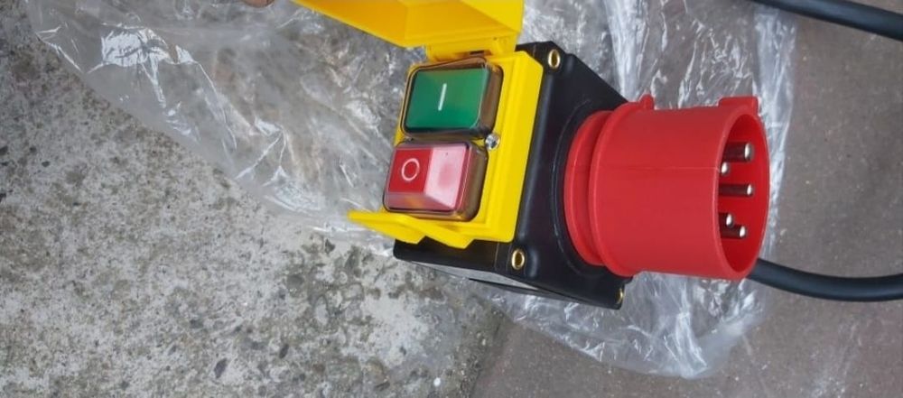 Intrerupator trifazat de oprire de urgență 400v cu cablu 80 cm