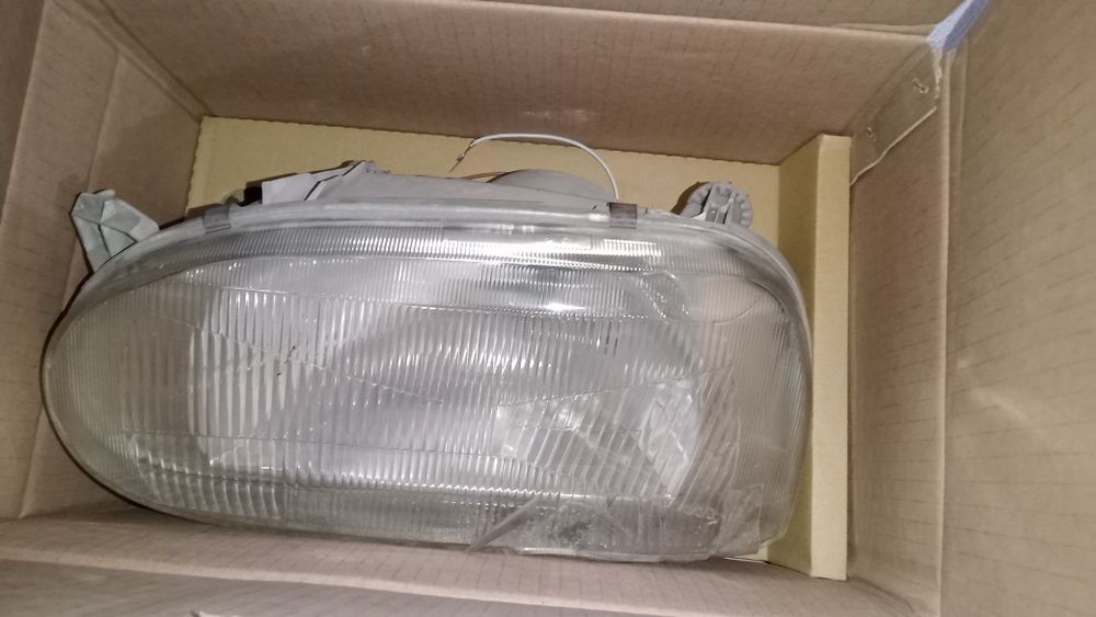 Продам гольф фары есть напишите