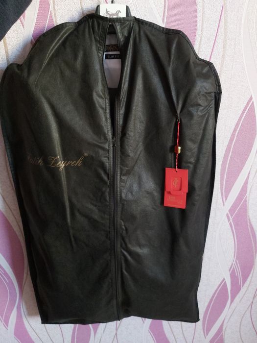 Продается мужской костюм 48рр