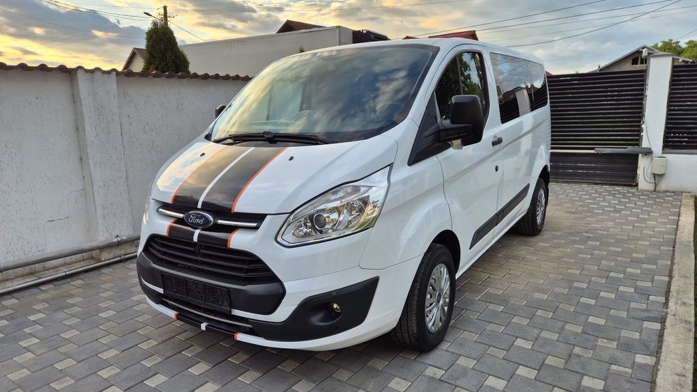 Ford Transit Custom 9 Locuri 2018