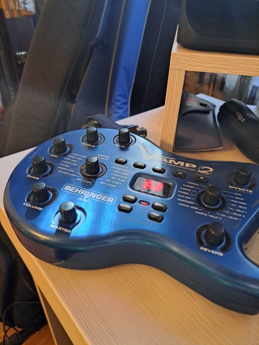 Behringer V Amp 2 - за ремонт