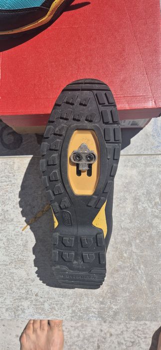 Vând pantofi ciclism Magic RAIME 1.0  marimea 44