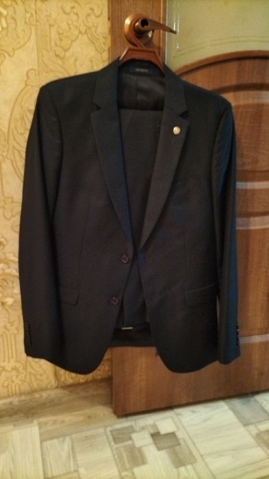 Продам костюм мужской