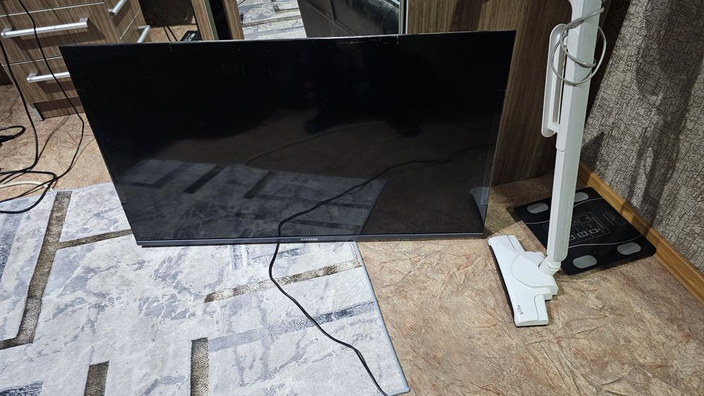 Продается Телевизор и пылесос вместе 40 тысыч