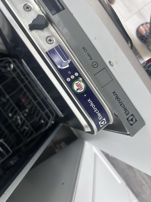 Посудомоечная машина electrolux