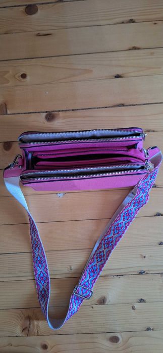 Чанта през рамо в свежо розово