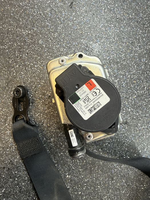 Bmw G60 G70 G90 Преден ляв колан