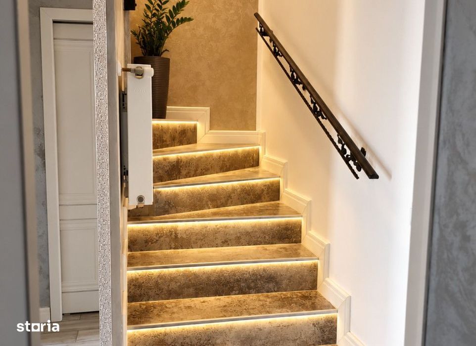 Duplex 4 camere intre Iasi si Miroslava,403mp teren,mobilat Cod:158876