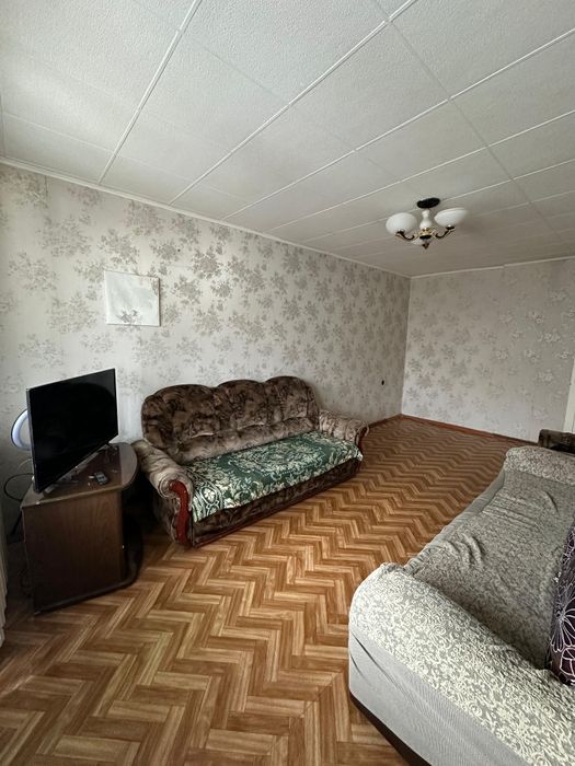 Понедельно 1 ком,