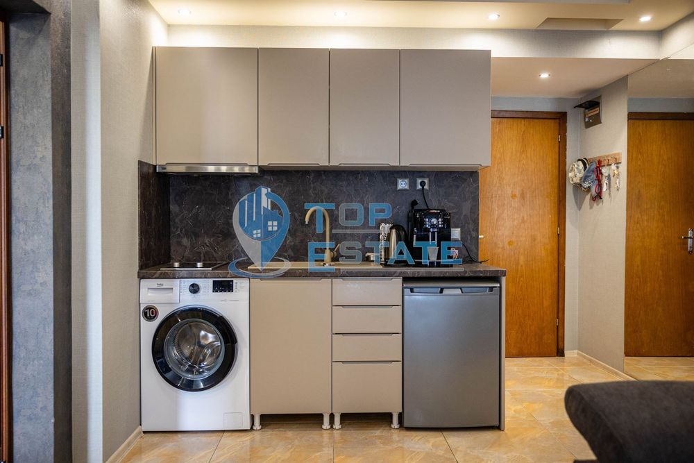 ВИДЕО! Тристаен обзаведен апартамент на първа линия в хотелски компле