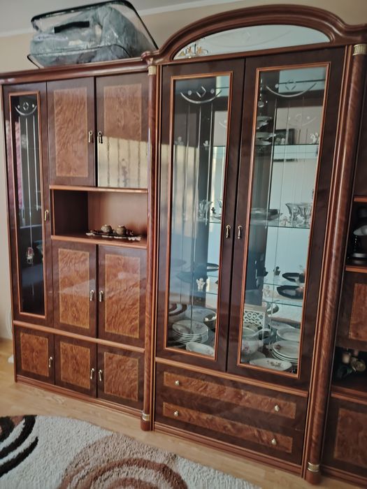 Mobila sufragerie și o masuta