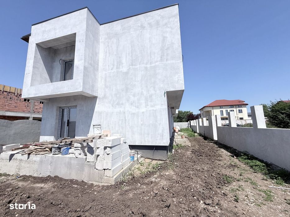 Duplex deosebit, 5 camere, curte generoasa, zona Safirului-Gladiolelor
