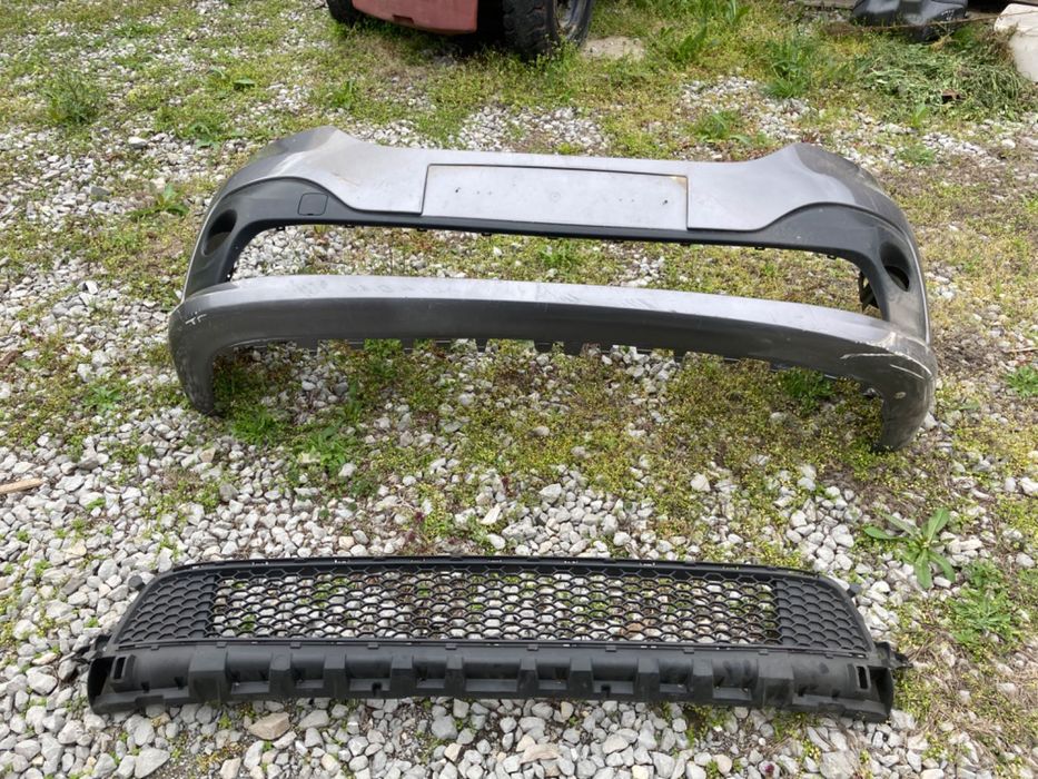 Оригинална Предна броня за Renault Trafic 14-18. 2бр.