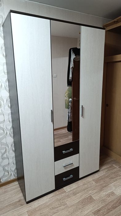 Продам шкаф.             .