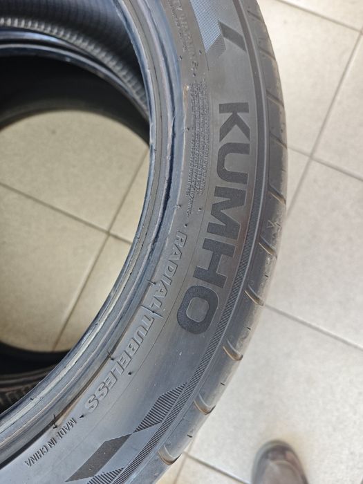Kumho 235/45 R18