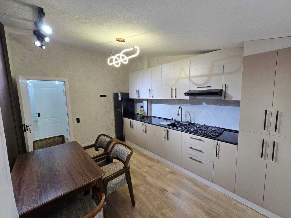 3х комнатная квартира, 90 м/кв в районе Геофизика.