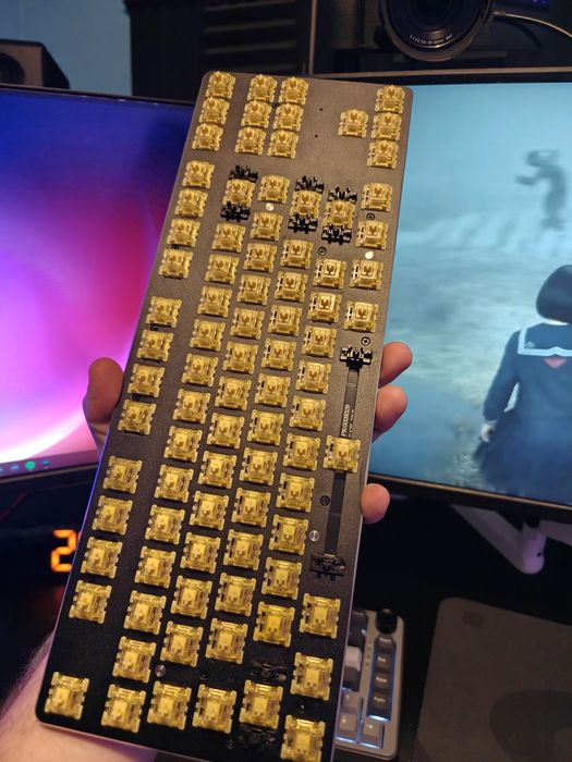 Custom Механична Клавиатура Glorious GMMK