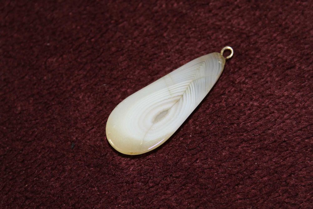 Кулон белый агат подарок