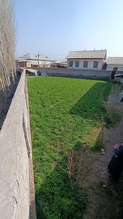 Продается участок 4 сотки, газ, свет, дорога асфальтированная, Навруз.