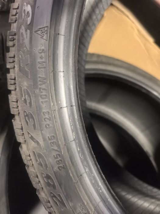 Pirelli 285/35/23