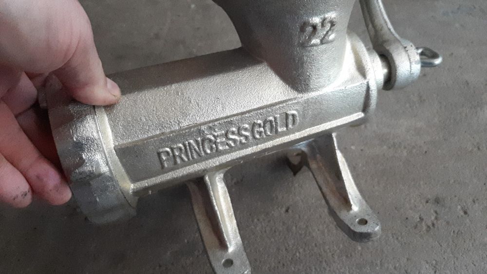 Cutite  ciururi   masina  carne