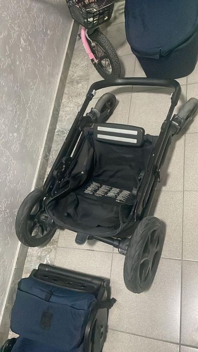 Продам коляску Joie в хорошем состоянии.