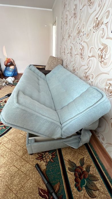 Продам Диван б/у