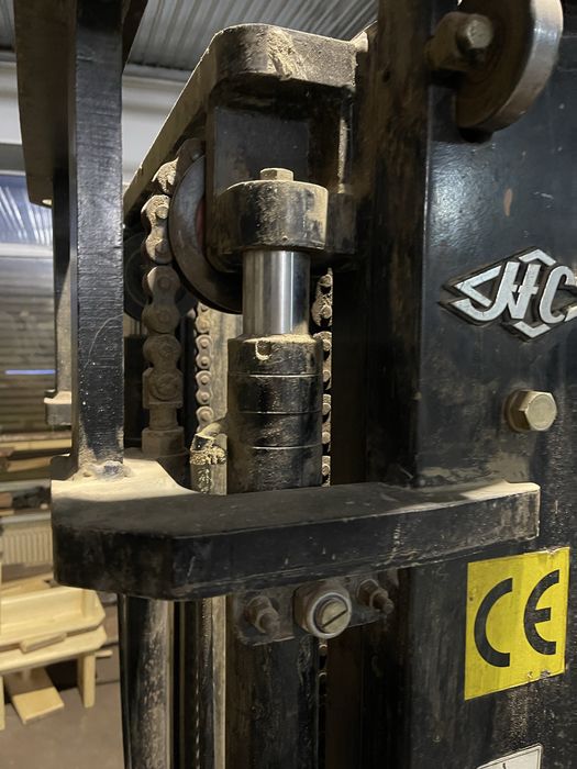 Вилочный электро погрузчик кара HANGCHA