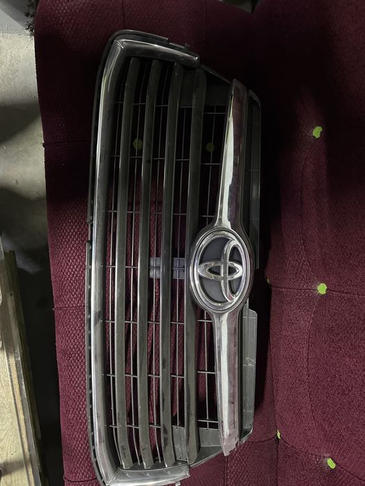 Решетка и фара на тойота хайландер 2014