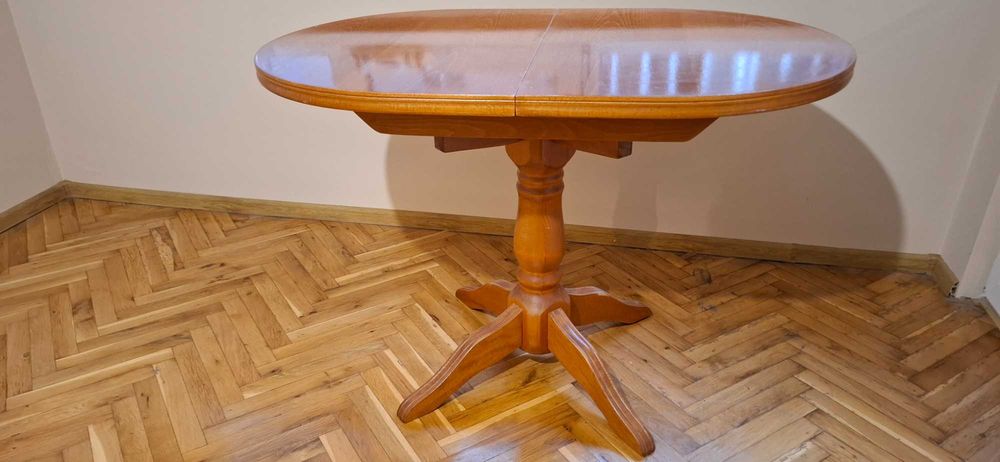 Разтегателна трапезна маса