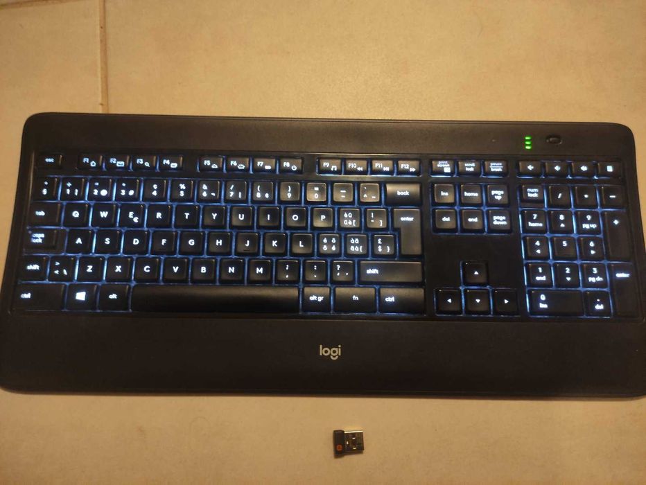 Клавиатура Logitech K800 безжична wireless keyboard + USB кабел 3m