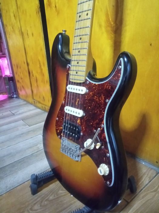 Электрогитара JET 400