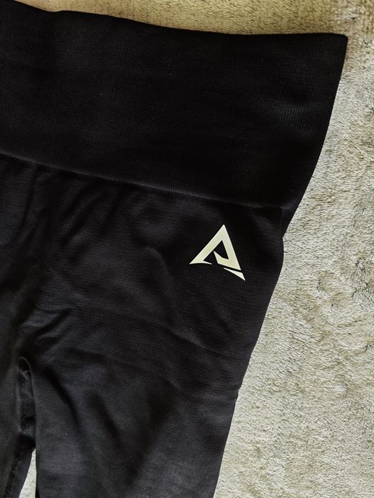 Дамски спортен клин Above The Rest