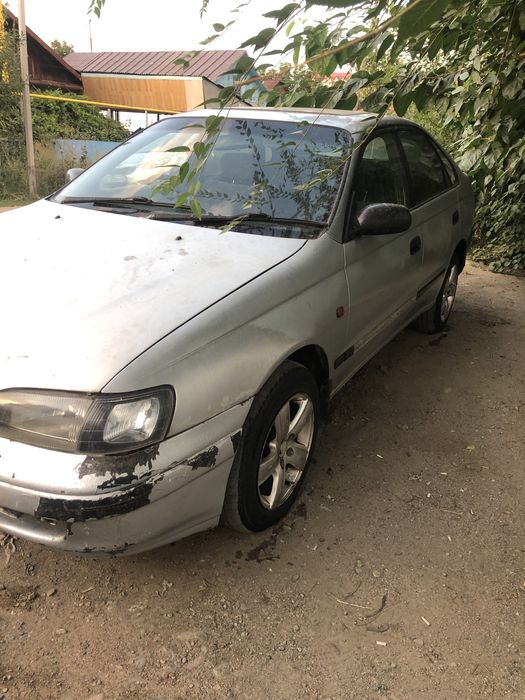 Продам автомобиль тойота карина