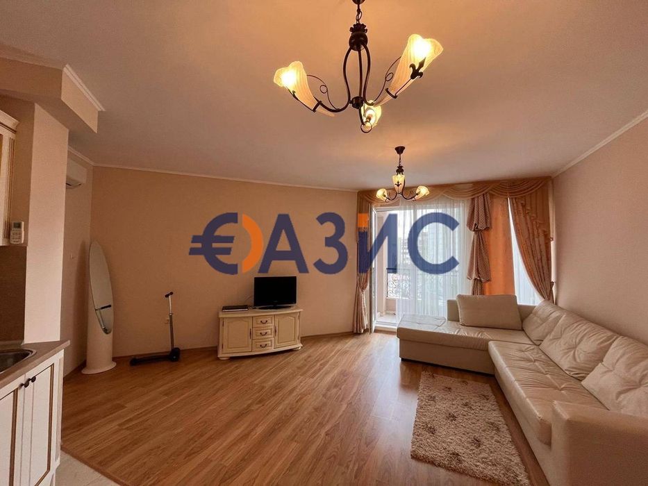 Продава се Тристаен апартамент в к.к. Слънчев бряг - 90 кв.м за 822 €/кв.м - Снимка #2