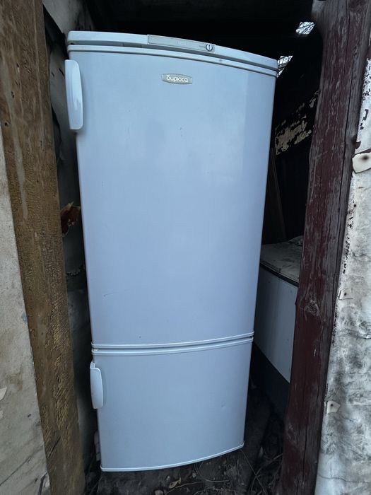 Холодильник 25000тг торг есть