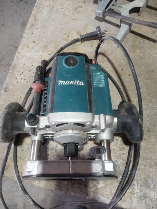 Фрезер Makita 2300 FC