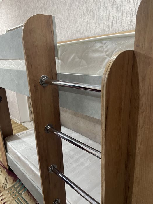 Двухярусный кровать