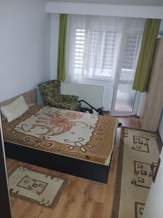 Persoana fizica închiriez apartament cu doua camere în deva