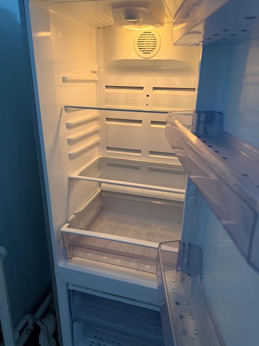 Холодильник сатылады срочно