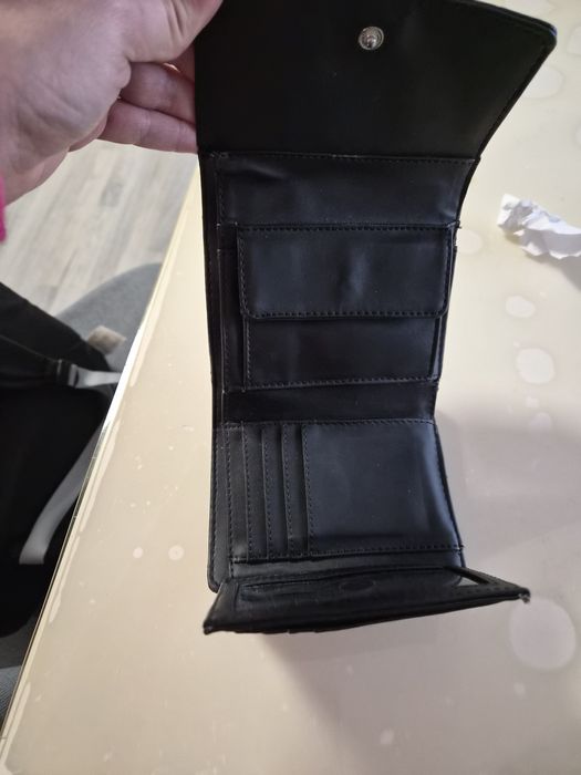 Guess Дамско портомоне