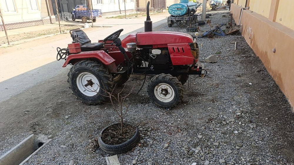 Mini traktor sotiladi