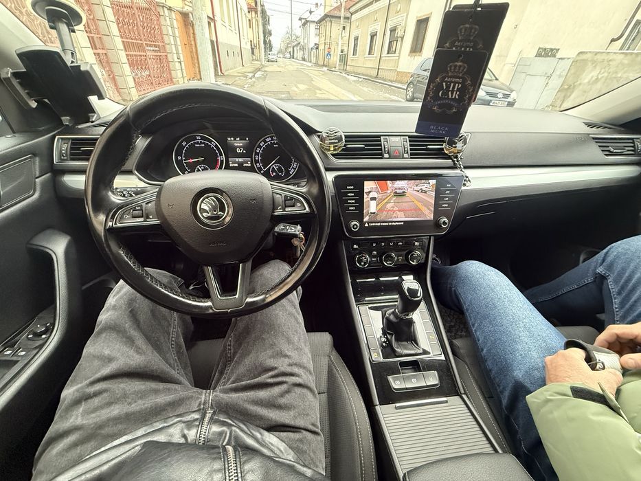 Skoda Superb  2.0 tdi DSG