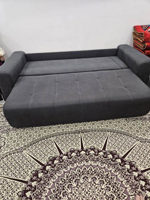 Срочно продаётся диван