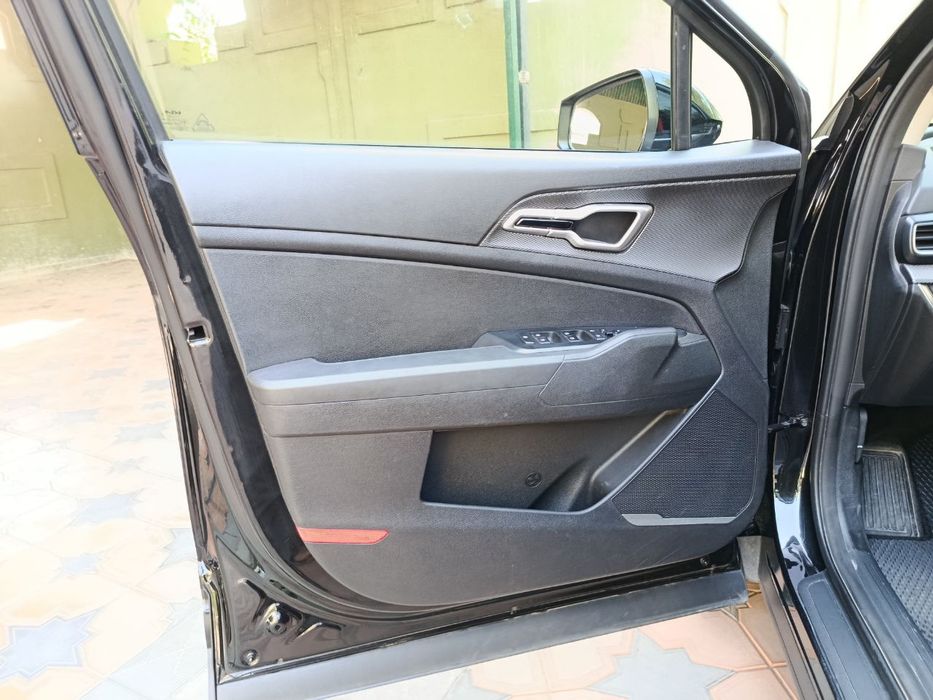 Kia SPORTAGE 2024! Holati yaxshi. 4-pok Propan Gaz. Rangi Qora Tozza