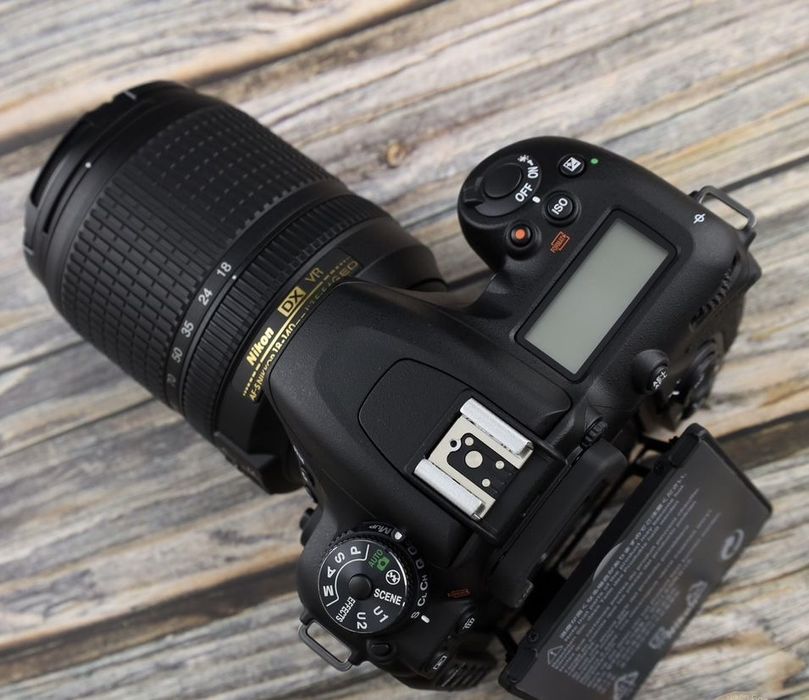 Nikon D7500 Kit 18-140 ED VR DX черный