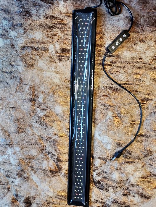 Чисто нова ЛЕД лампа за аквариум