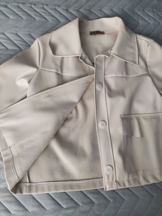 Кожено яке светло бежово