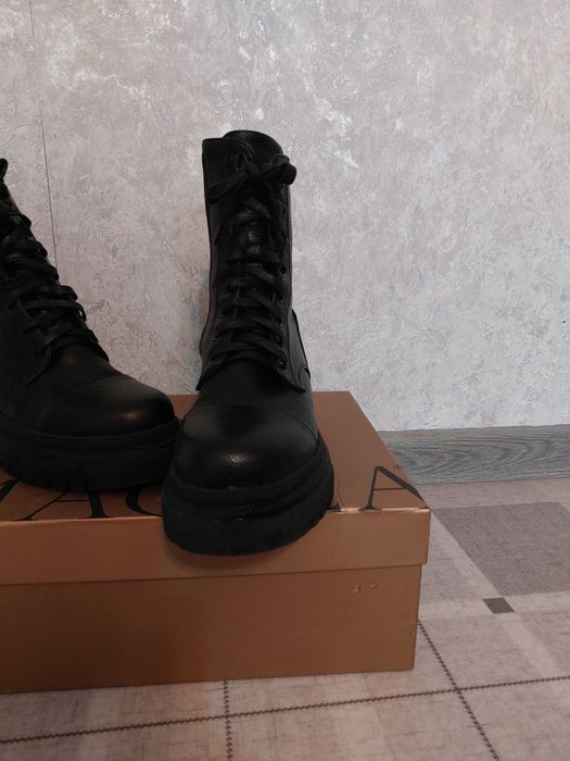 Продам новые ботинки зимние 38 раз